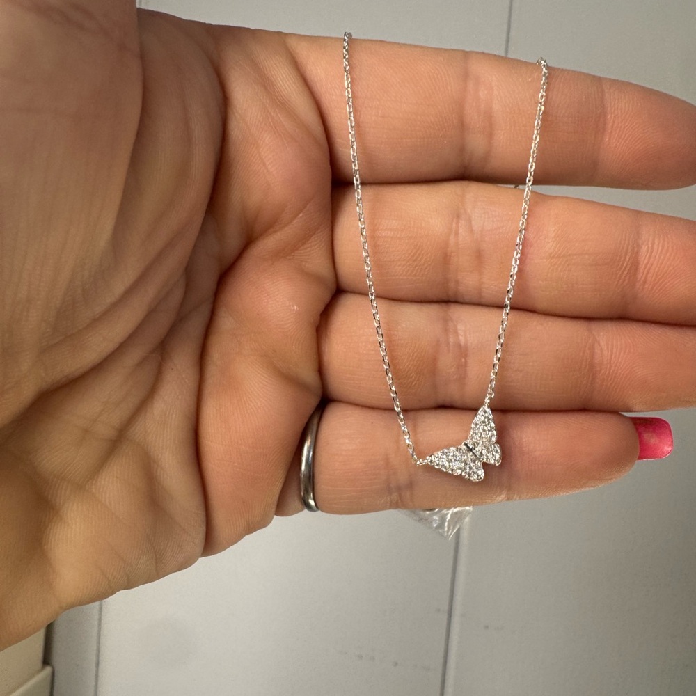 Elegant Silver Butterfly Necklace